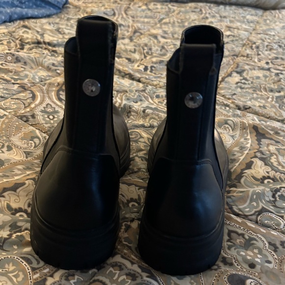 Steve Madden Ladies Leather Gore Chelsea Boot - size 10 - Picture 4 of 5